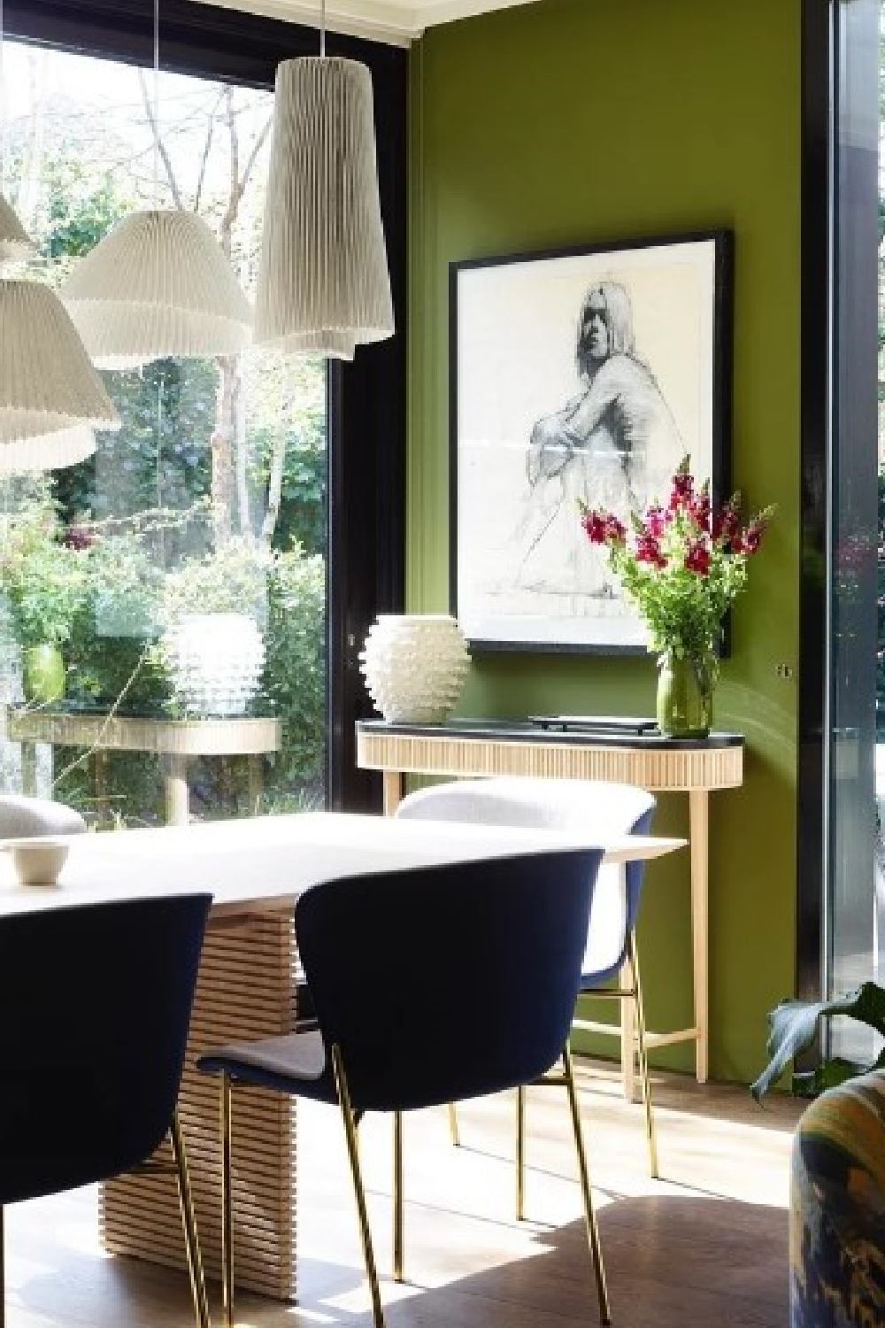 Farrow & Ball Bancha paint color on a wall in a beautiful dining room by @cat_dal_interiors. #bancha #greenpaintcolors