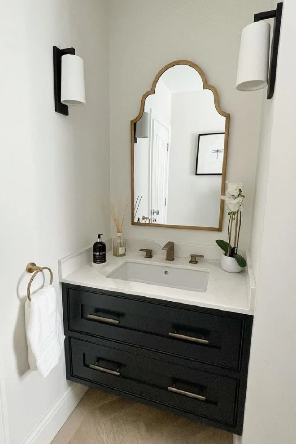 Strong White (Farrow & Ball) in a bath with vanity painted Railings -@ceceliabelle_home. #strongwhite #farrowandballrailings