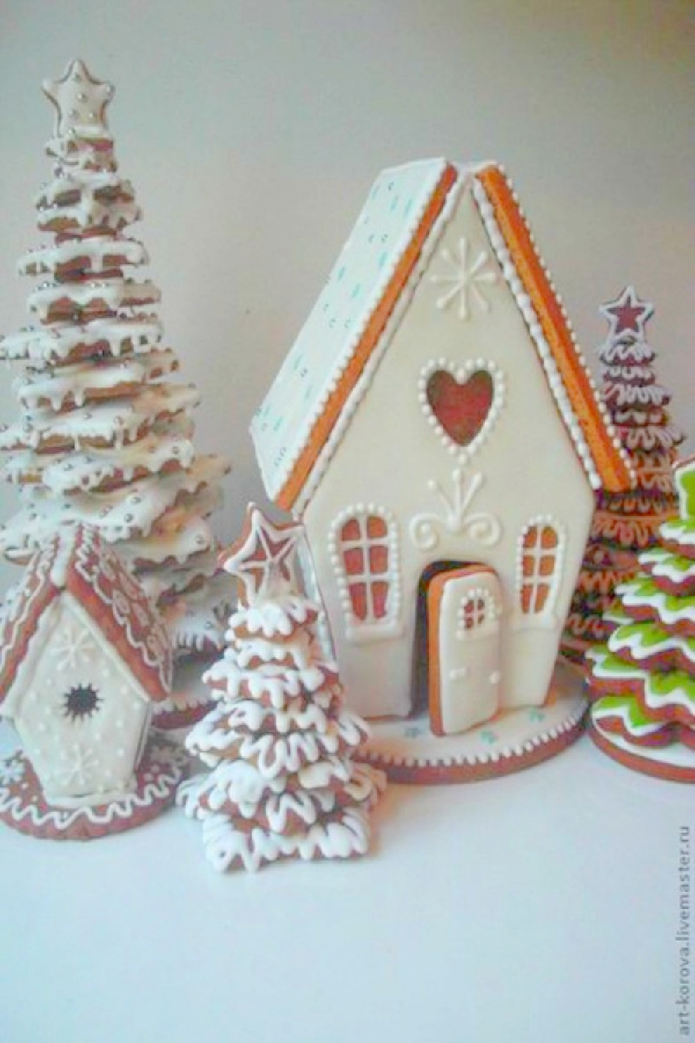 Magnificent white gingerbread house cottage with trees and snow - Art-korova. #gingerbreadhouse #whitechristmas #diy #baking