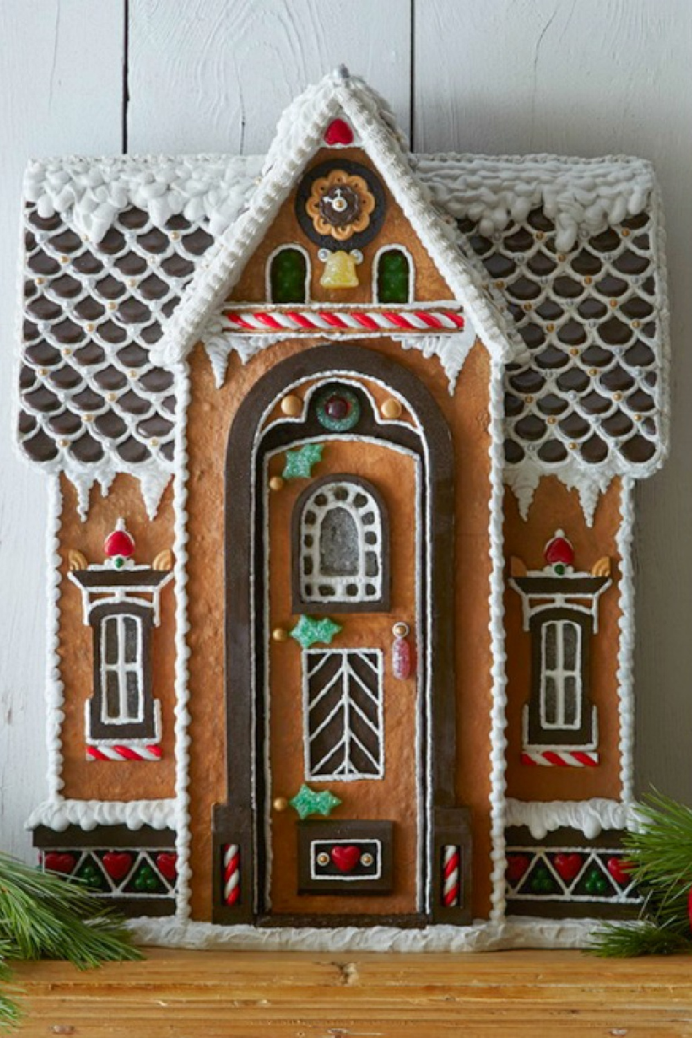 Charming and fanciful gingerbread house - Family Holiday. #christmasbaking #gingerbreadhouse