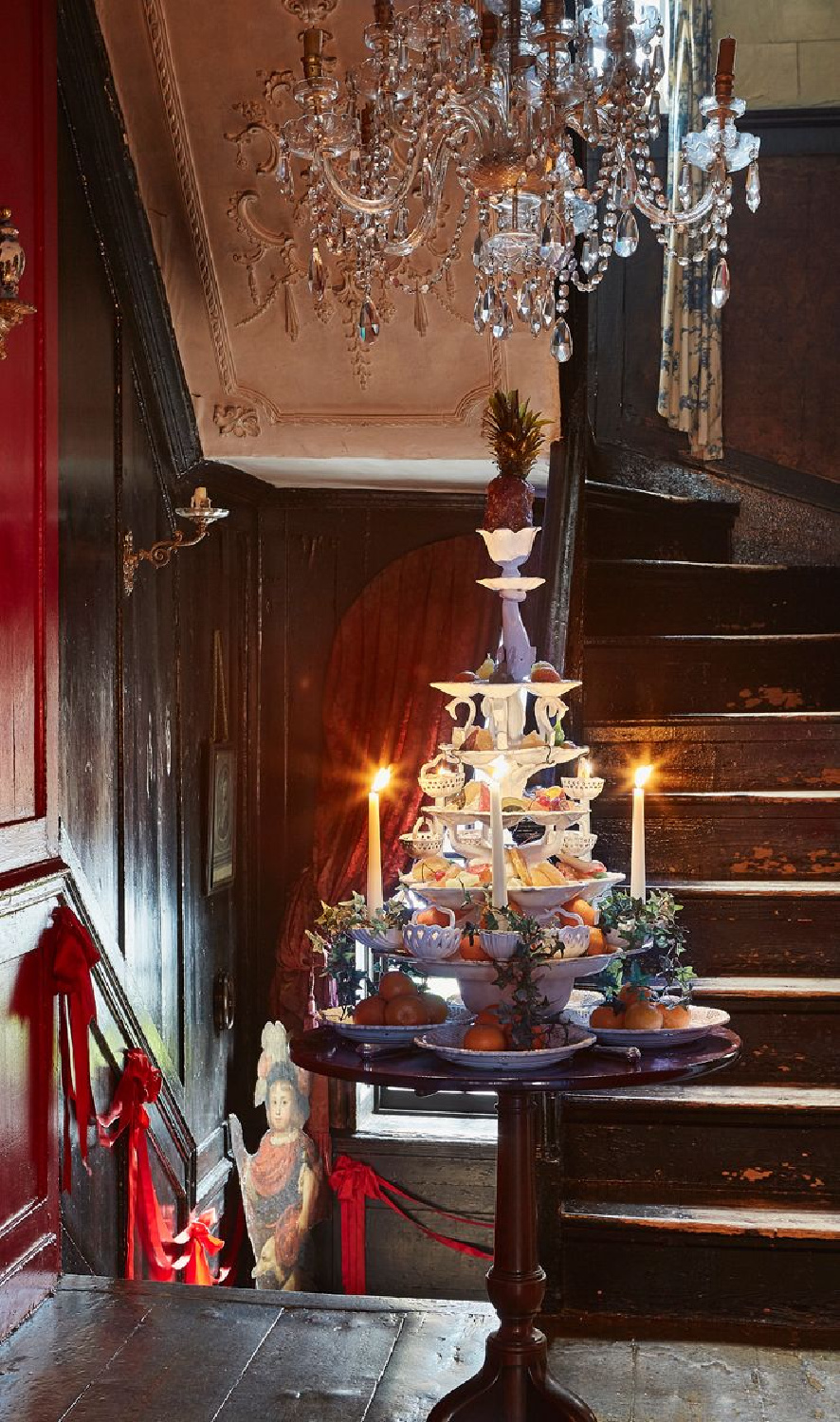 Dennis Severs House in London decorated for the holidays - photo by Louis Gaillard. #oldworldstyle #dennissevers