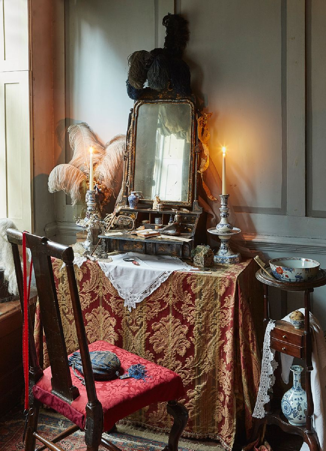 Dennis Severs House in London decorated for the holidays - photo by Louis Gaillard. #oldworldstyle #dennissevers