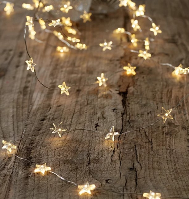 Extra long star fairy lights - The White Company. #fairylights #starlights #lightstrings