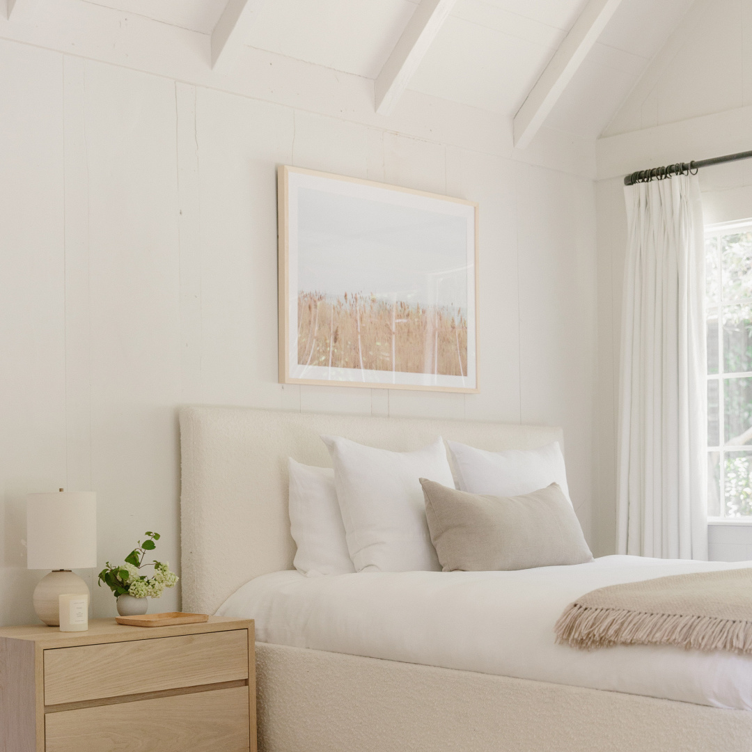 Jenni Kayne minimal modern bedroom with quiet, timeless unfussy style.