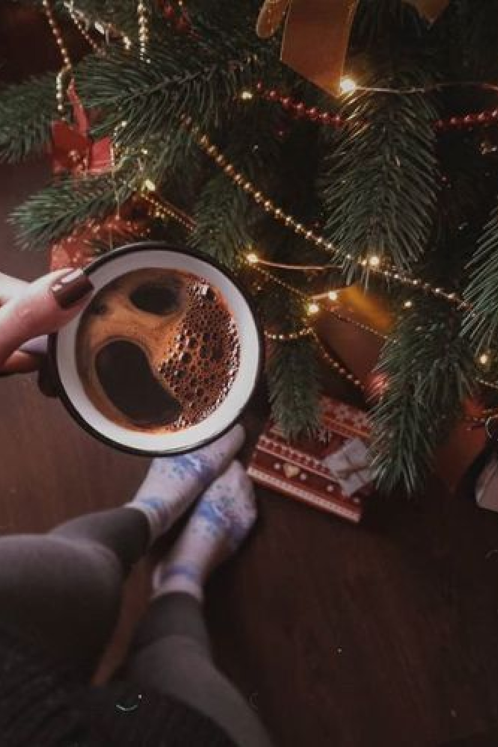 Vedemeas - wintry cozy coffee in a mug, Christmas feels and Scandinavian charm.