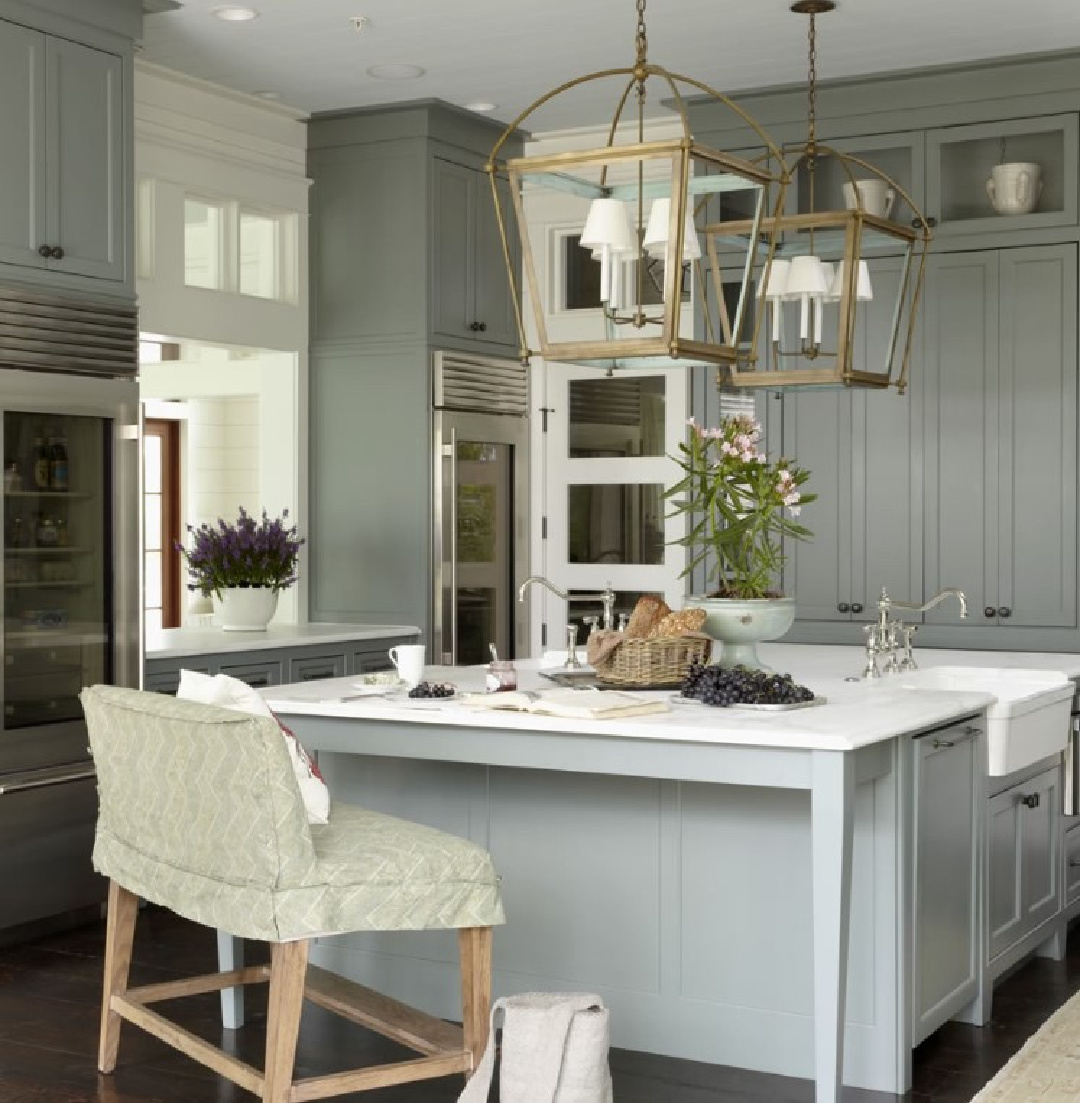 Green kitchen cabinets painted Sherwin-Williams Retreat - @aliciachristineinteriors. #greenpaintcolors #greencabinets #greenkitchens