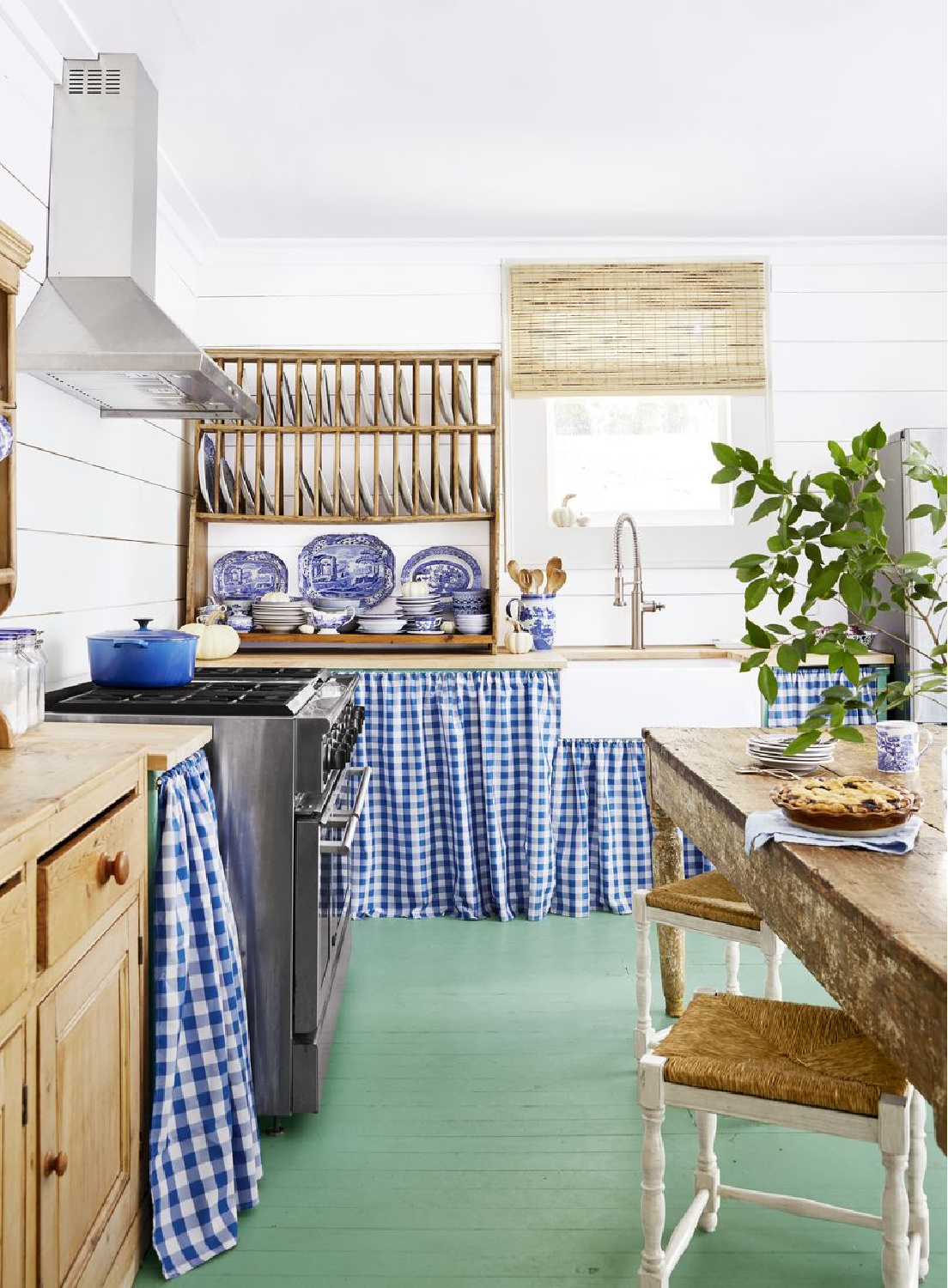 Farrow & Ball Arsenic painted wood floor in country kitchen by Lauren Northrup (photo: Brie Williams). #greenpaintcolors #farrowandballarsenic