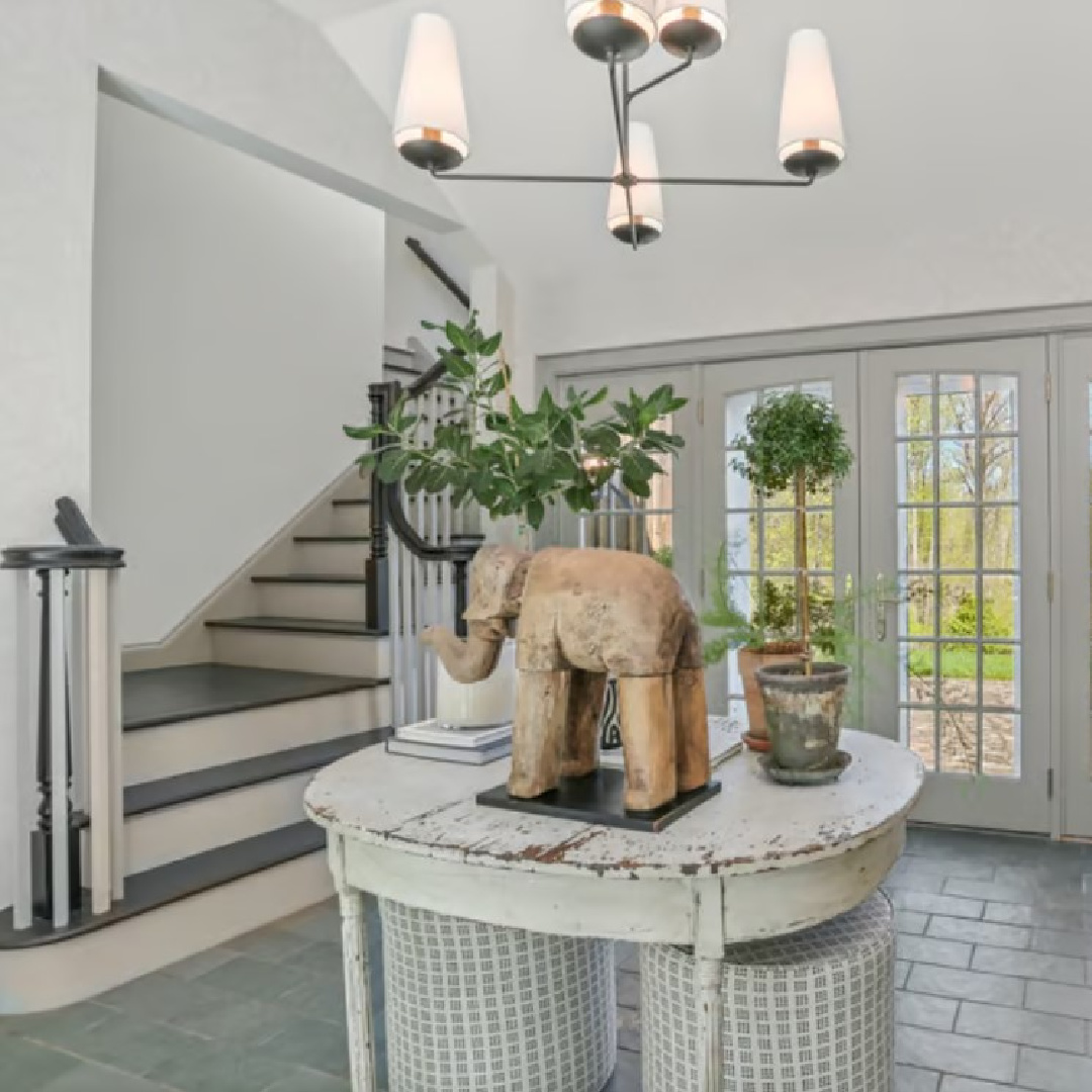 Connecticut farmhouse with classic modern country interiors, timeless design, and a mix of vintage and contemporary. #timelessinteriors #connecticutcountryhouse