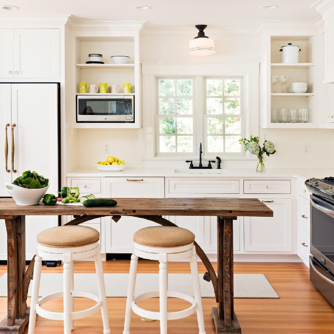 BM White Dove on kitchen cabinets in a gorgeous design by @gablebuilding. #bmwhitedove #whitedovekitchen