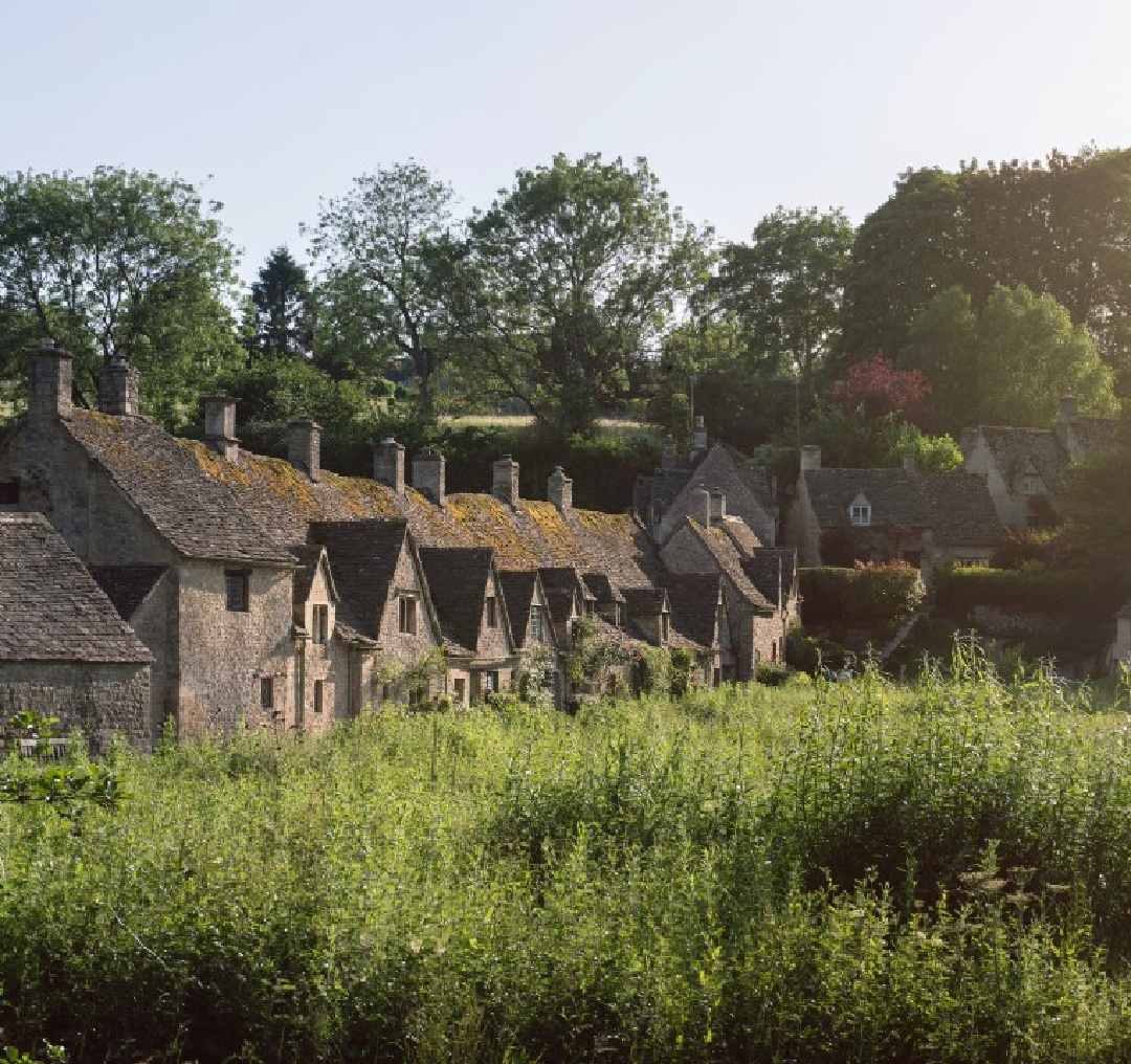 Flower Press holiday rental Biburg Cotswolds. #cotswoldscottage #englishcountry #cottageinteriors