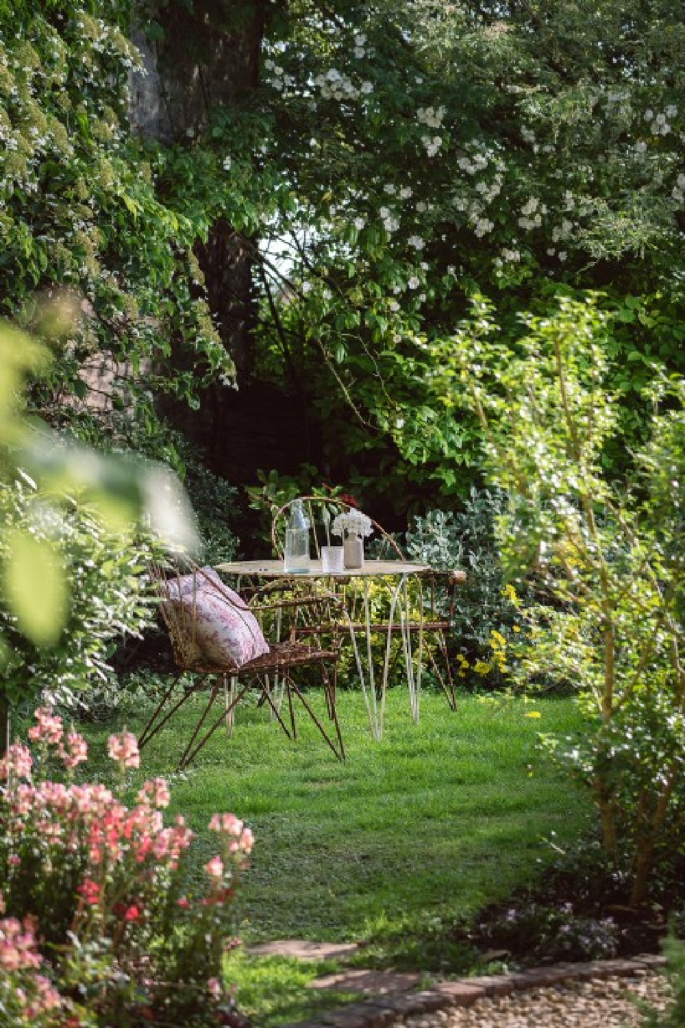 Flower Press holiday rental Biburg Cotswolds. #cotswoldscottage #englishcountry #cottageinteriors