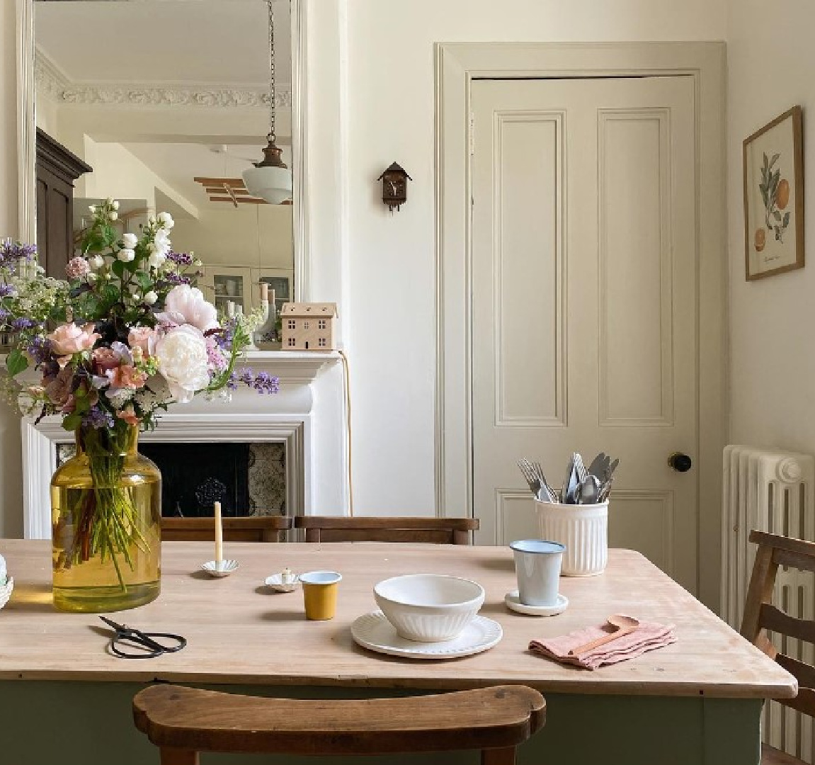 Farrow & Ball Wimborne White in a dining room by @home_stead. #farrowandballwimbornewhite