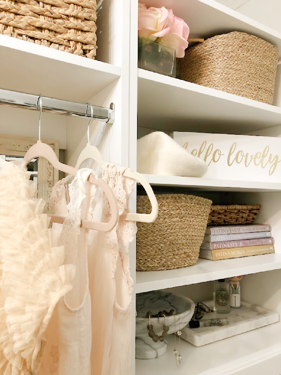 Hello Lovely's DIY custom closet makeover with Modular Closets - come see the before/after photos and learn how we whipped this space into shape! #diycloset #customclosetideas #closetmakeover #closetmodules #diyclosetmakeover