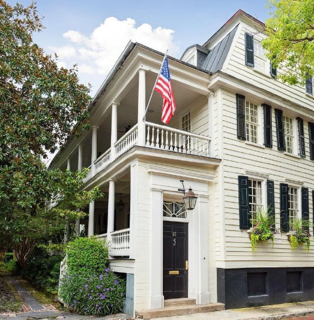 Beautiful 1775 Charleston home exterior at 13 Church St. #charlestonhomes #18thcenturyhomes