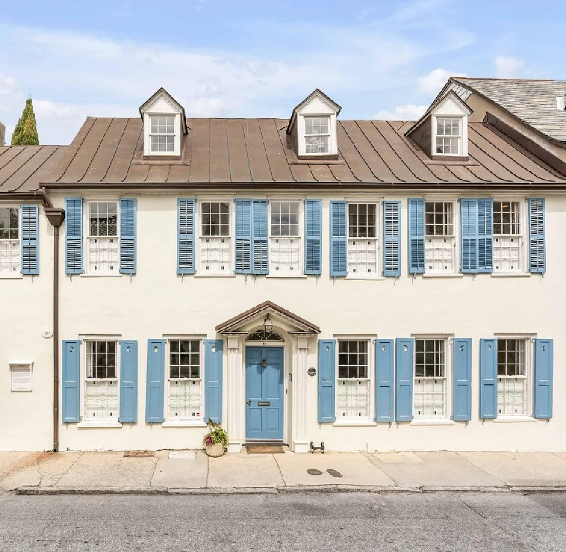 Beautiful Charleston exterior with French blue shutters - 40 Tradd St. was built in 1718 and appeared in "The Patriot." #charlestonhomes #18thcenturyhomes #historichouseexteriors