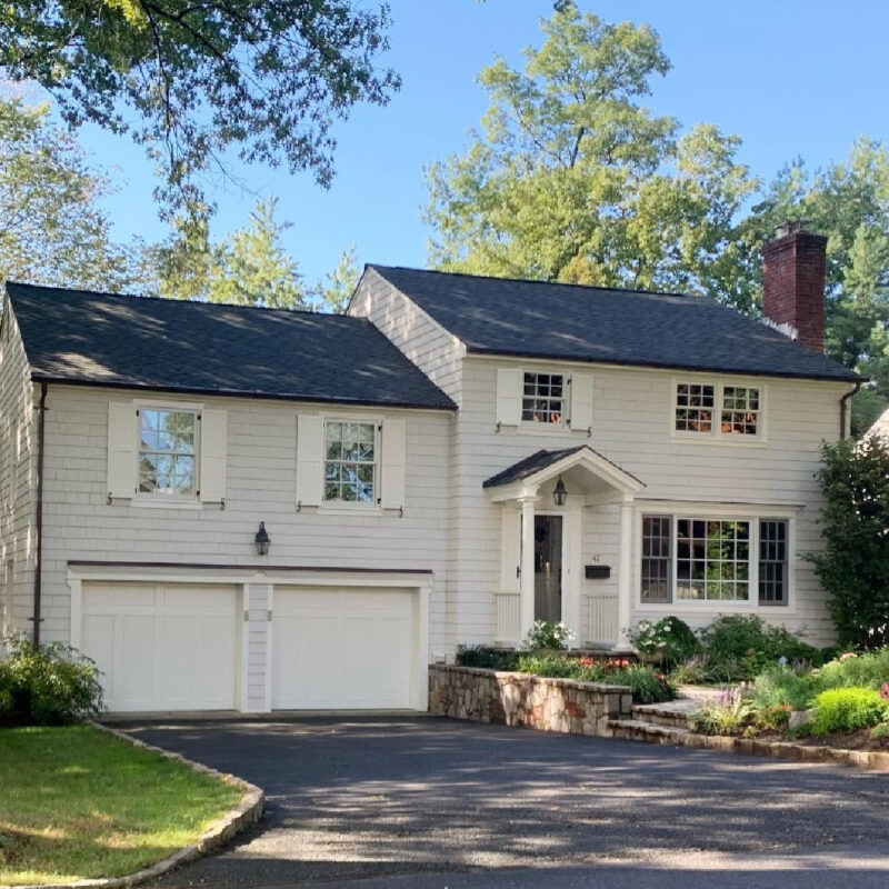 BALBOA MIST OC27 Best White Exterior Color? (More Suggestions Here!) Hello Lovely