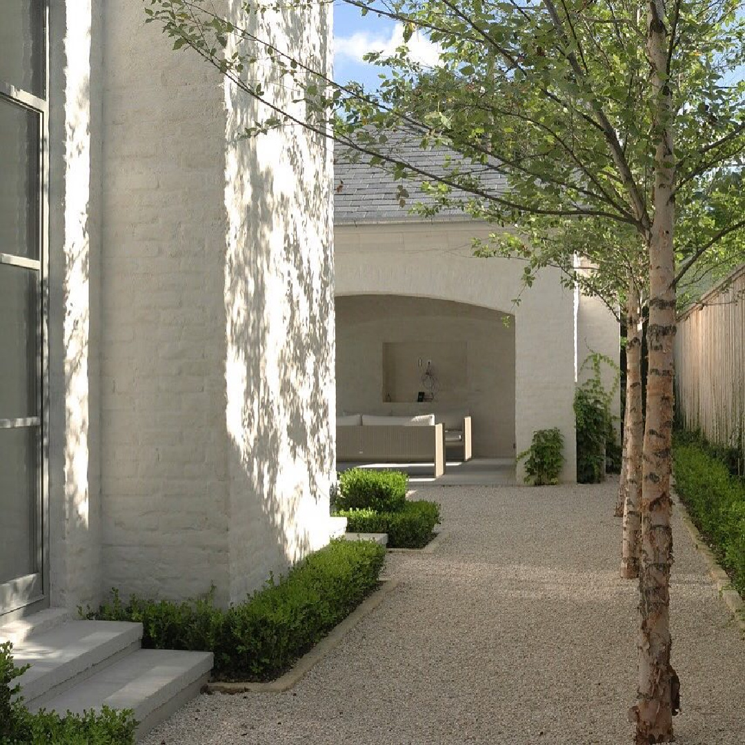 Beautiful courtyard at a Houston home designed by Murphy Mears.