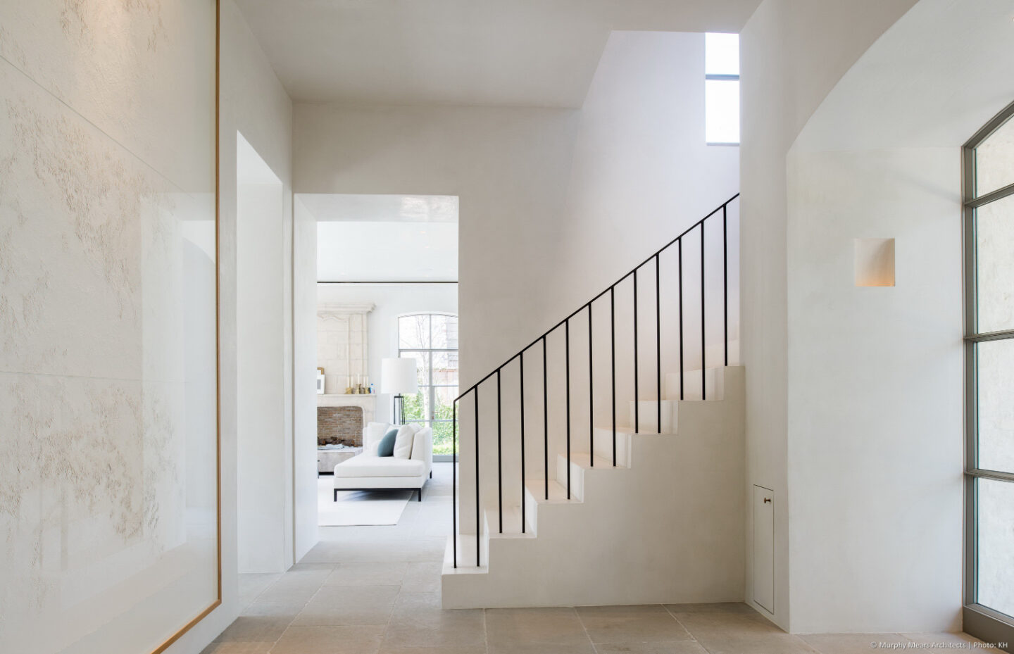 Murphy Mears designed Houston home (Jill Egan interiors) with Belgian minimal style.