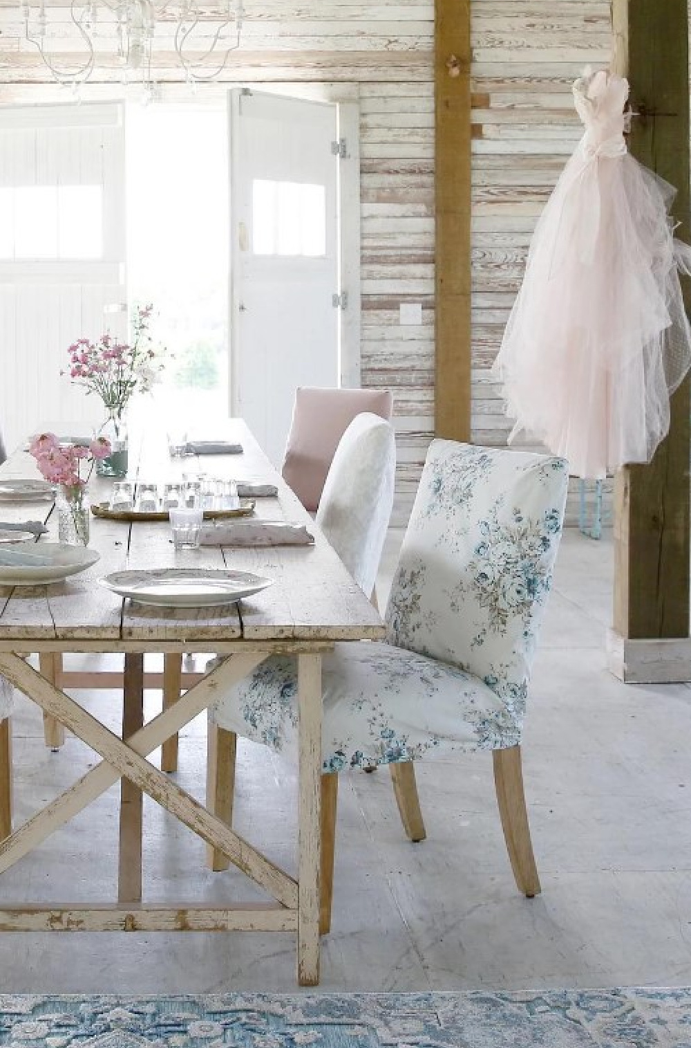 Beautiful pastel blue Shabby Chic decor, bedding and accents from Rachel Ashwell Shabby Chic. #rachelashwellshabbychic #shabbychicchair