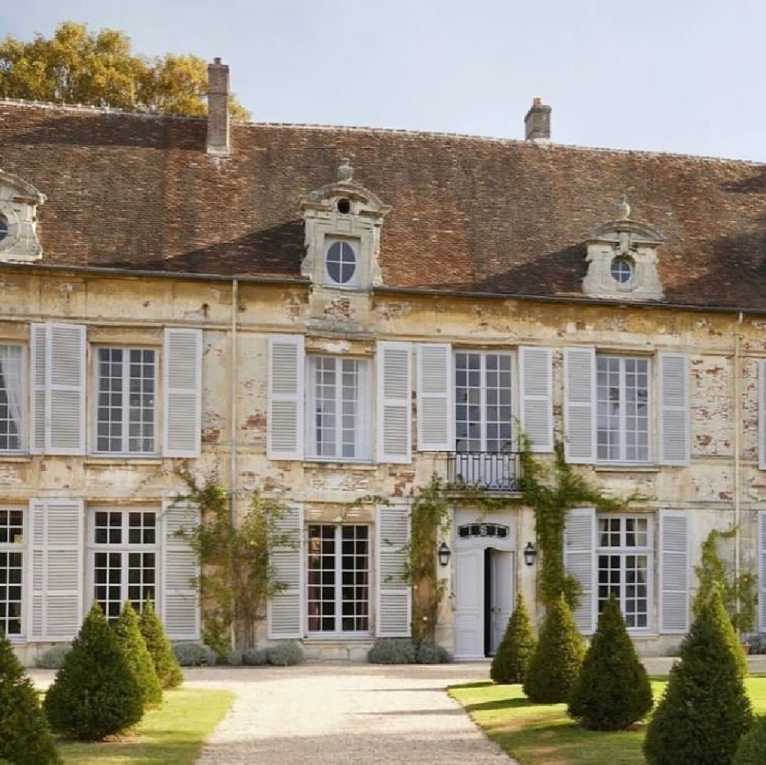 @christopherburch - Lovely French house with light grey shutters in Senlis, France. #frenchhomes #frenchchateaufacade