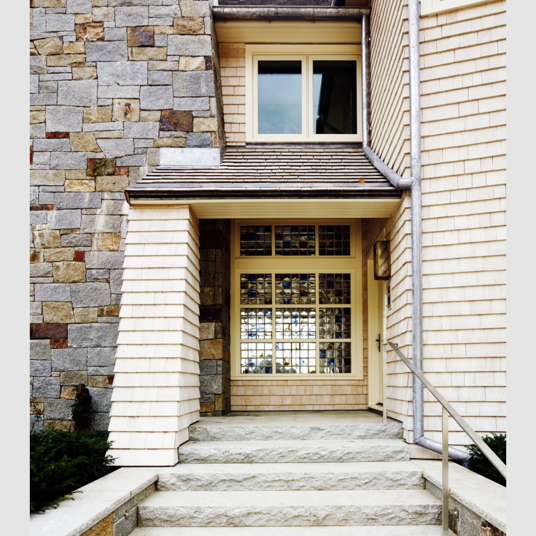 A New York home (Modern Shinglish) in JOHN IKE: 9 HOUSES/9 STORIES by John Ike and Mitchell Owens (Vendome, 2023).