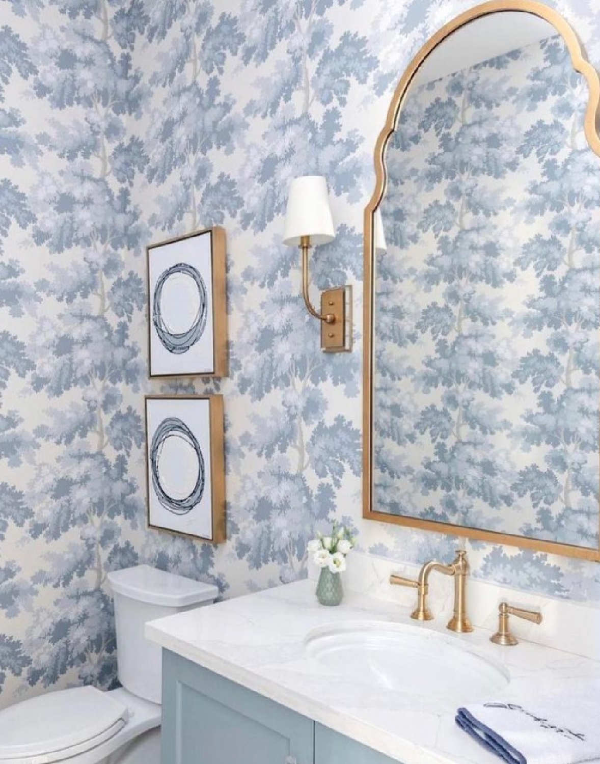 Amy Kummer Interiors - beautiful blue wallpapered bath design. #bluewallpaper #bluebathrooms
