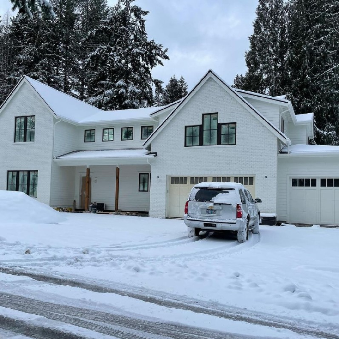 @smartyplantsinlo - White Dove (Benjamin Moore) paint color on house exterior. #bmwhitedove #whitedovepaint #bestwhitehousecolors