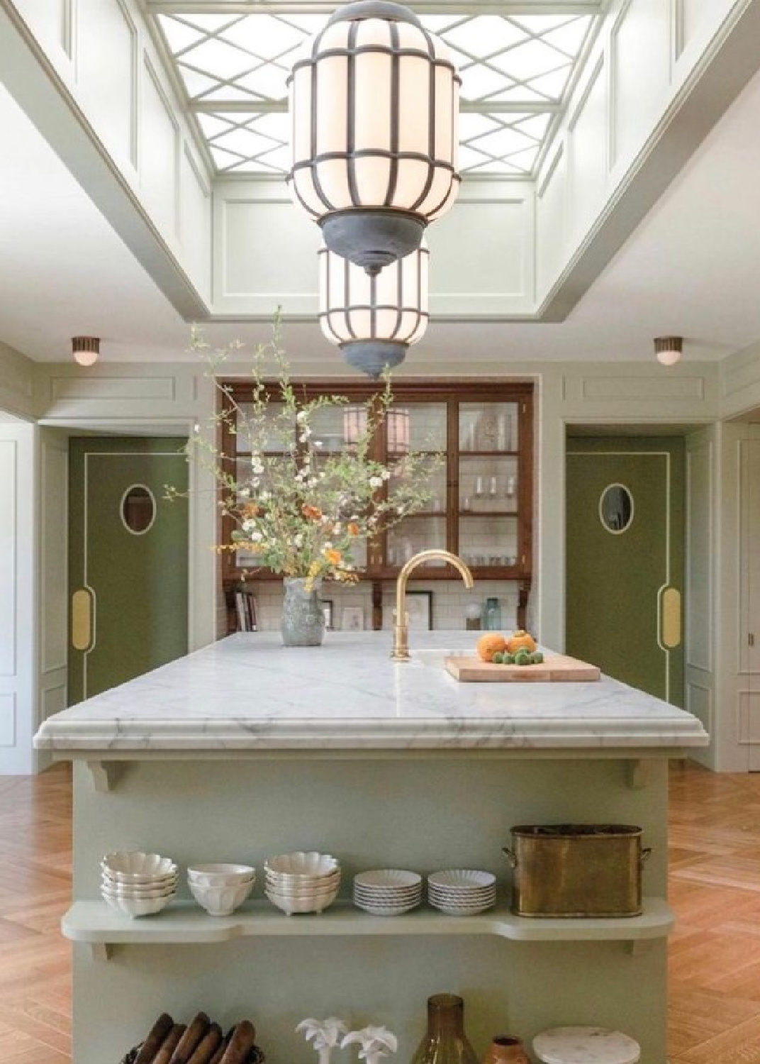 @allisonabneyinteriors - Farrow & Ball Bancha and Vert de Terre in a beautiful bespoke green kitchen. #farrowandballbancha #farrowandballvertdeterre #greenkitchens