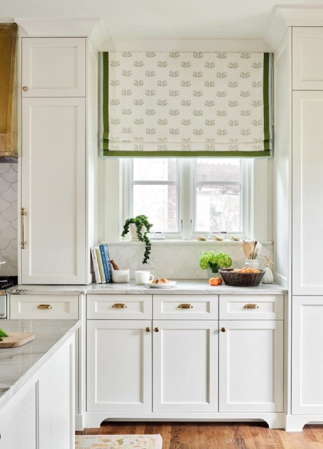 BM White Dove in kitchen with timeless design - M. E. Beck Design. #bmwhitedove #whitekitchens #timelessdesign