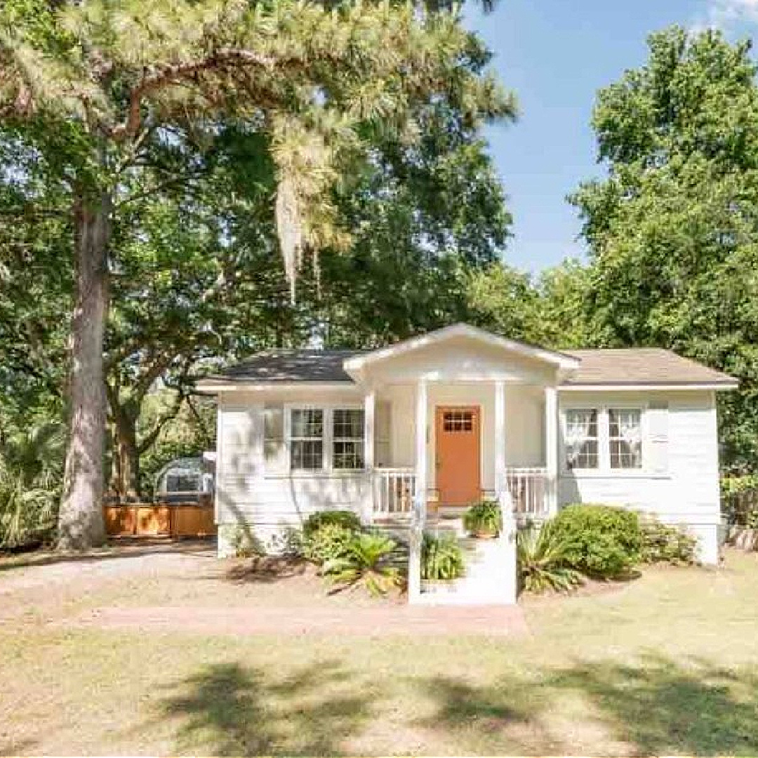 Fiona's Charleston Boho Bungalow on airbnb. #pastelinteriors #bohocottage