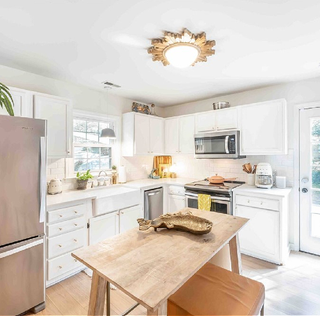 Fiona's Charleston Boho Bungalow on airbnb. #pastelinteriors #bohocottage