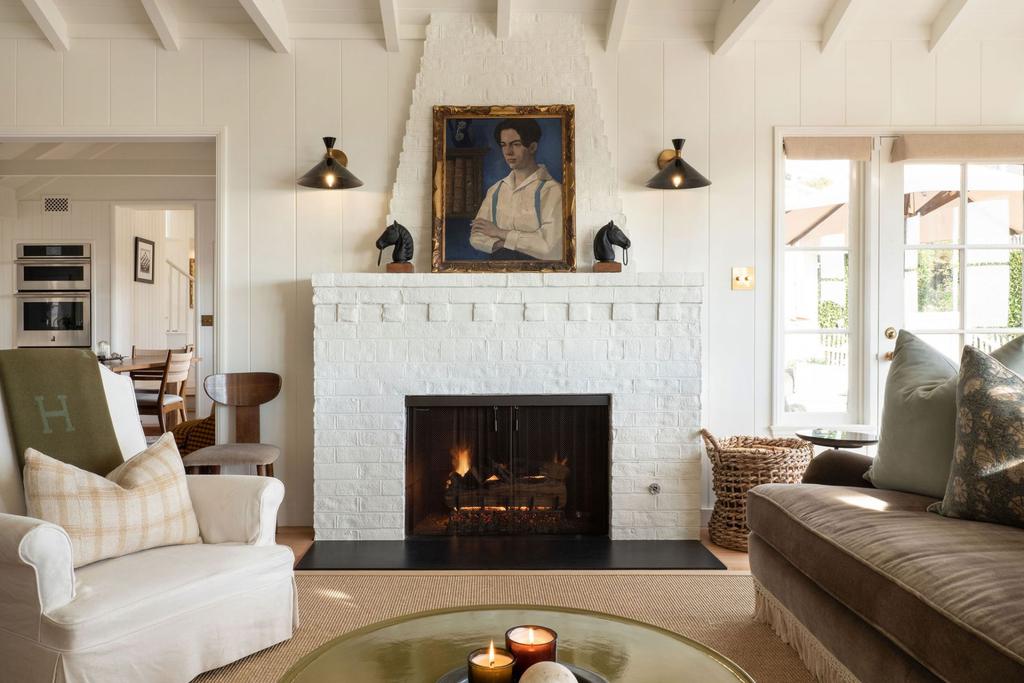 Malibu 1941 cottage with English Country style - Avi Brosh and Kirsten Leigh Pratt. Vogue Living Australia - photo: Caylon Hackwith.