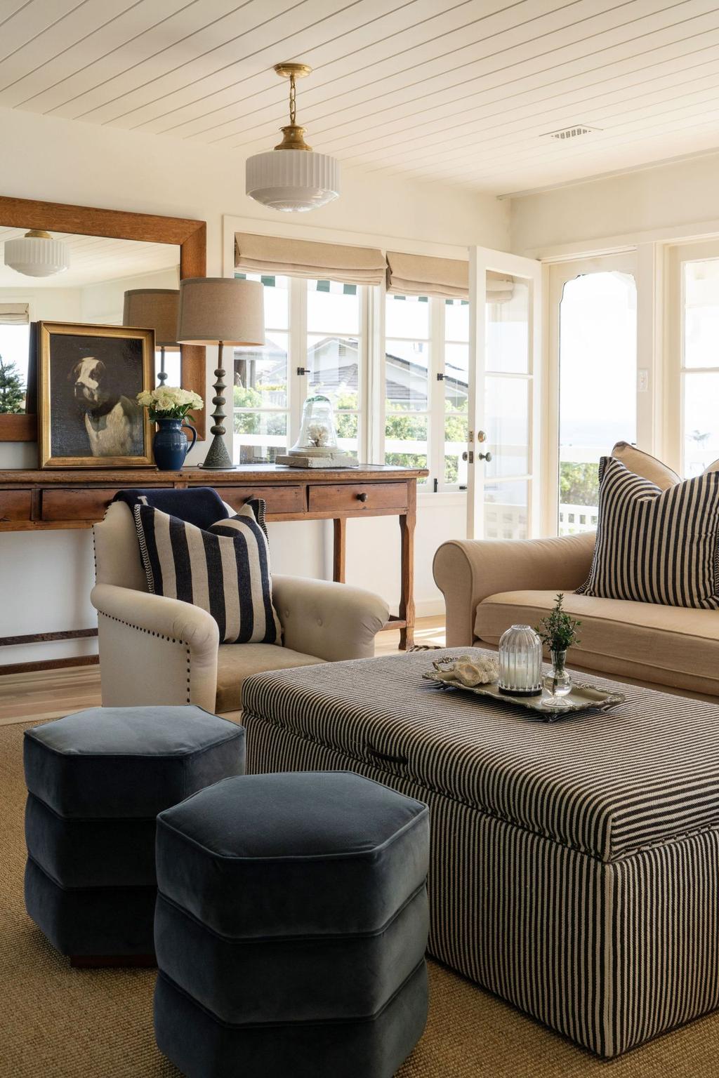 Malibu 1941 cottage with English Country style - Avi Brosh and Kirsten Leigh Pratt. Vogue Living Australia - photo: Caylon Hackwith.