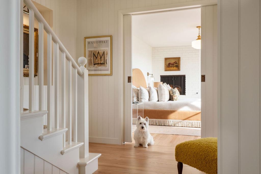 Malibu 1941 cottage with English Country style - Avi Brosh and Kirsten Leigh Pratt. Vogue Living Australia - photo: Caylon Hackwith.