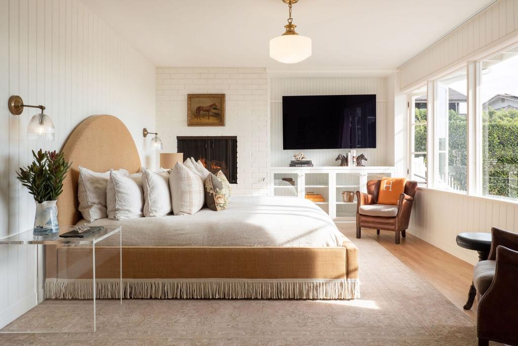 Malibu 1941 cottage with English Country style - Avi Brosh and Kirsten Leigh Pratt. Vogue Living Australia - photo: Caylon Hackwith.