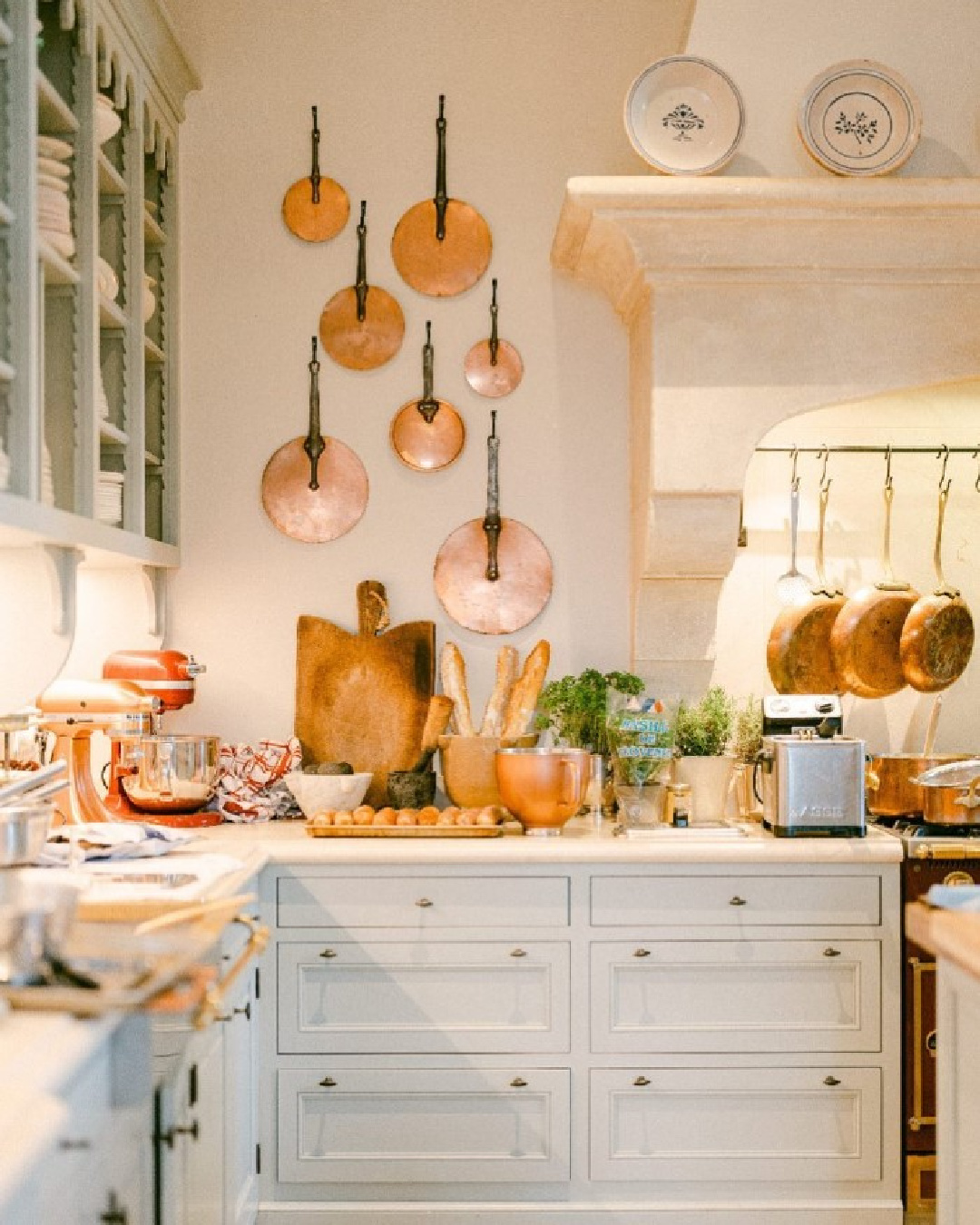 Beautiful blue kitchen (Farrow & Ball Light Blue) in a French farmhouse in Provence (Provence Poiriers). #frenchkitchens #frenchfarmhouse