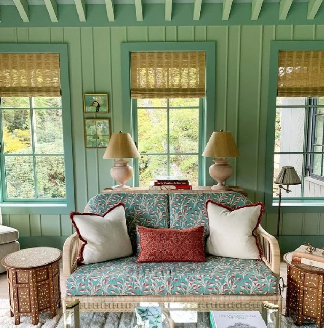 Farrow & Ball Breakfast Room Green and Yeabridge Green in a cozy interior by Timothy Whealon. #breakfastroomgreen #yeabridgegreen