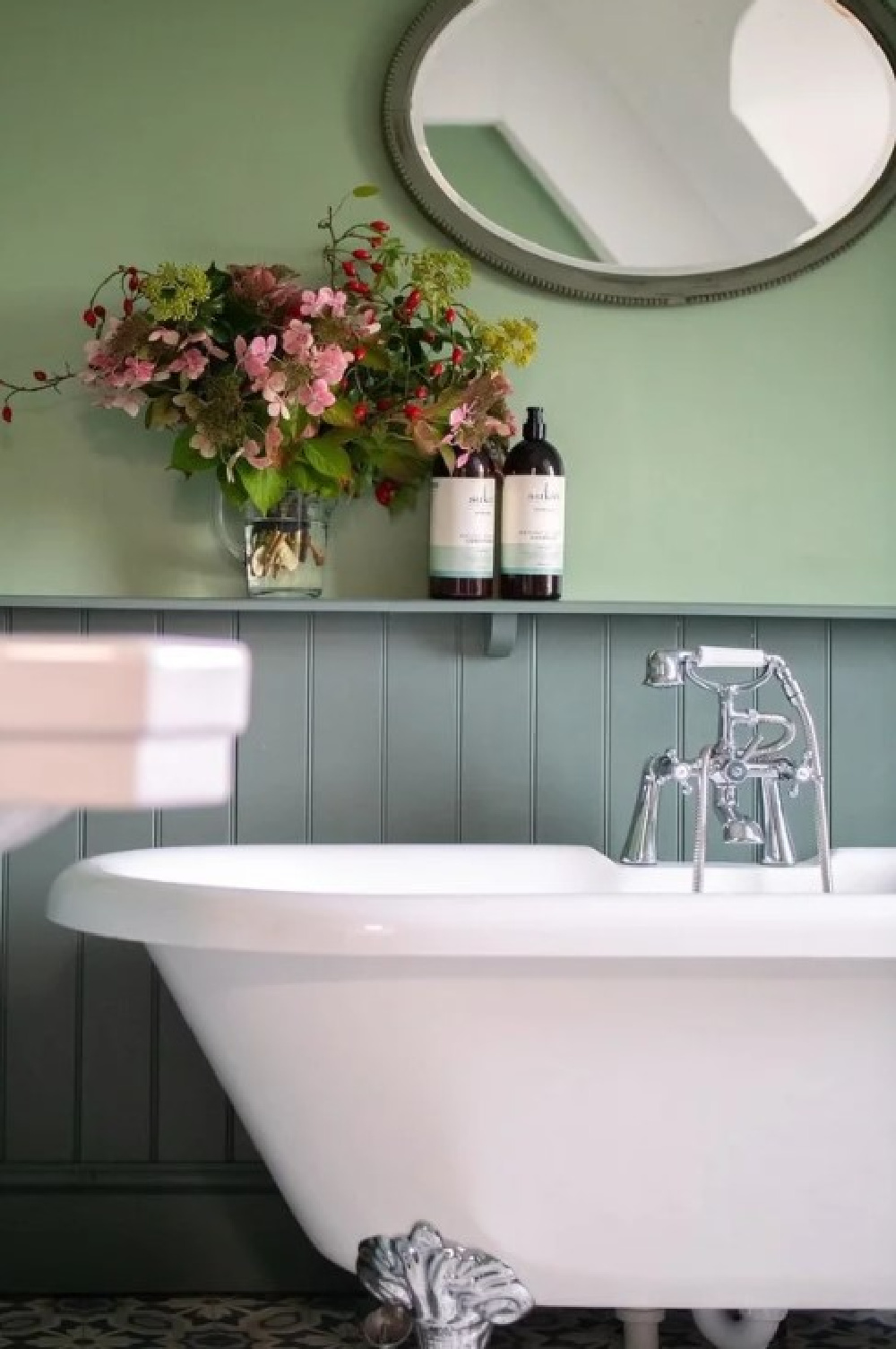 Contrasting Farrow & Ball greens in a beautiful vintage bath with Yeabridge Green and Green Smoke - @sawcliffemanor. #farrowandballgreensmoke #yeabridgegreen