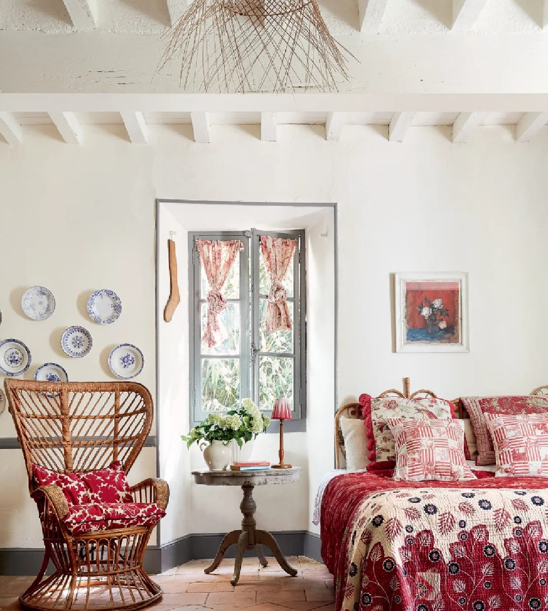 Colorful red eclectic interior in a 19th century French cottage in Toulouse by Lucinda Chambers - photo by Paul Massey. #frenchcottage #frenchfarmhouse #interiordesign