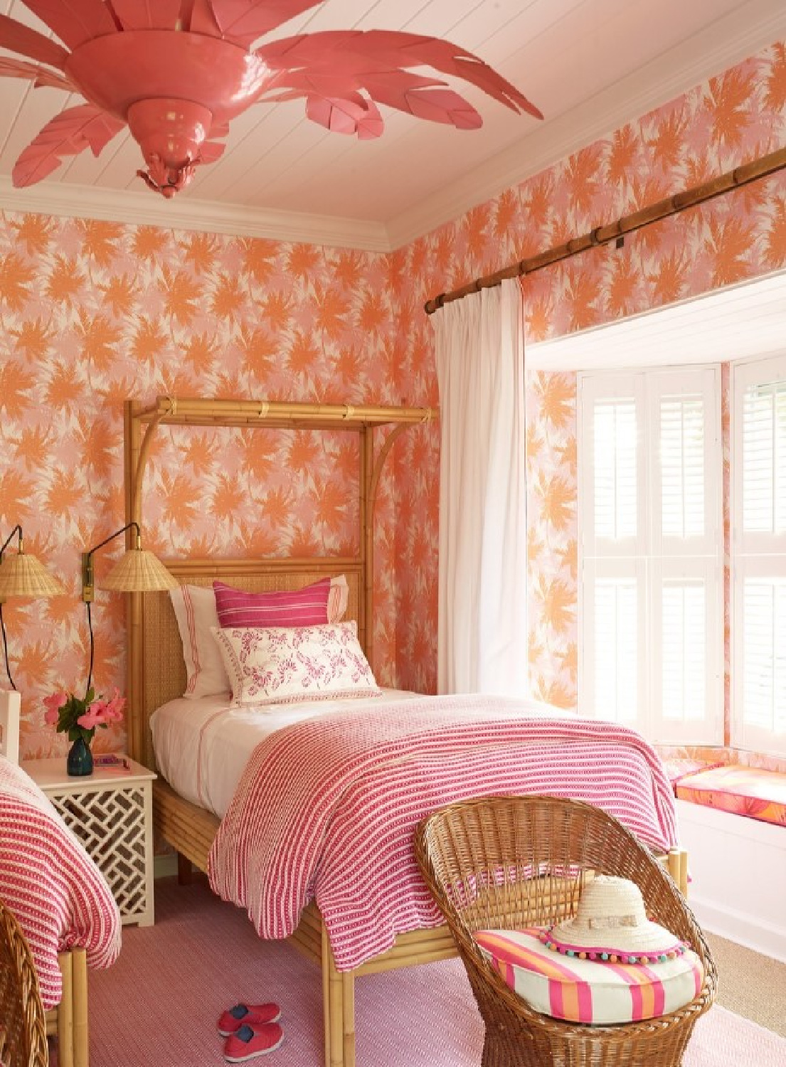 @lindrothdesign - Beautiful coral and pink coastal bedroom. #coastalpink #coastalbedrooms #pinkbedrooms