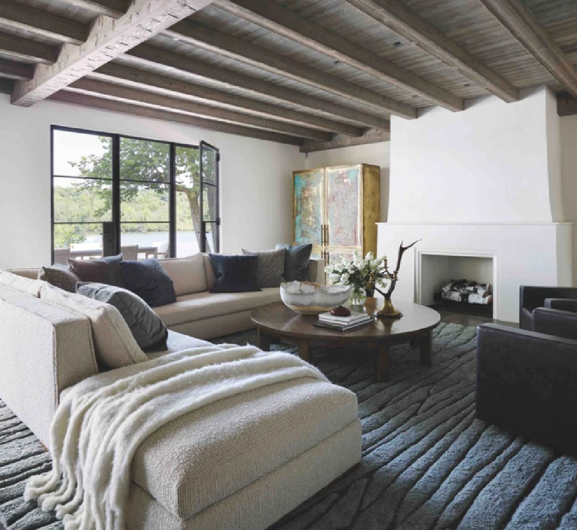 Michael Del Piero (Richard Powers - photo) for TRAVELED AND TEXTURAL (Beta-Plus, 2023).
