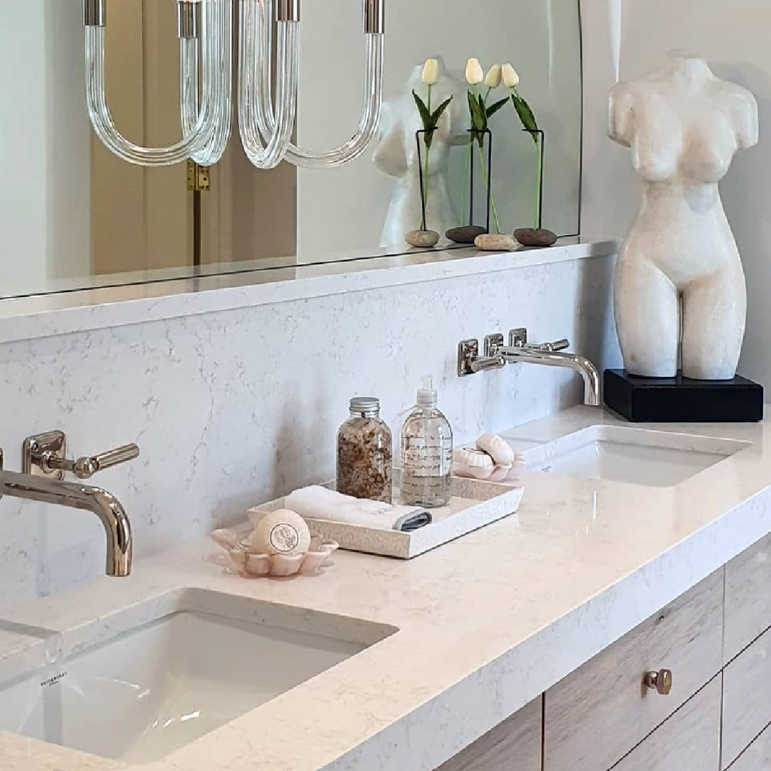 Dolce quartz countertops (Viatera) - in a bath in the Southeastern Designer Showhouse 2021. #dolcequartz