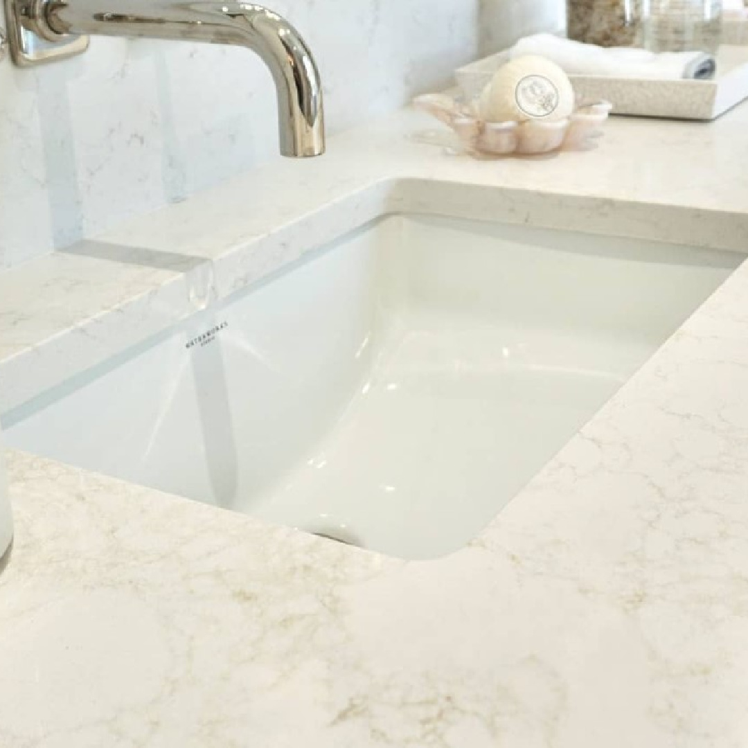 Dolce quartz countertops (Viatera) - in a bath in the Southeastern Designer Showhouse 2021. #dolcequartz
