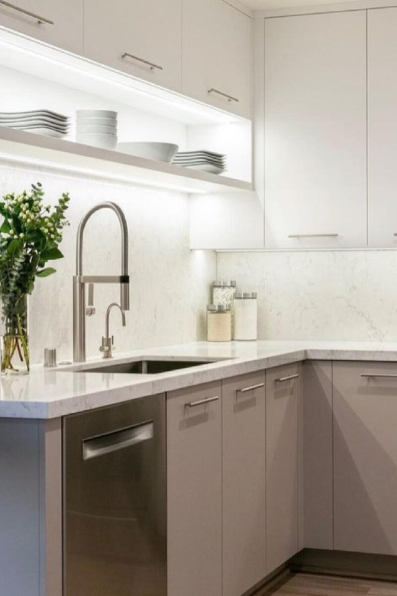 White QUARTZ COUNTERTOPS: 3 Viatera Options - Hello Lovely