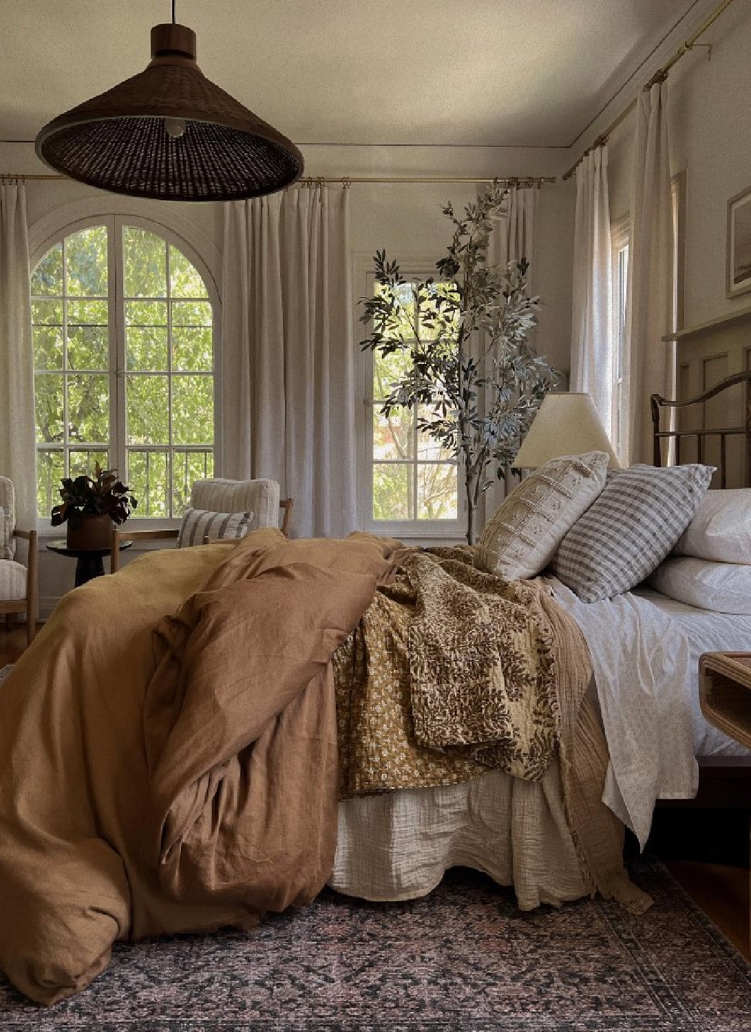 Custom Cozy Luxe: Bespoke Yet Relaxed Ideas