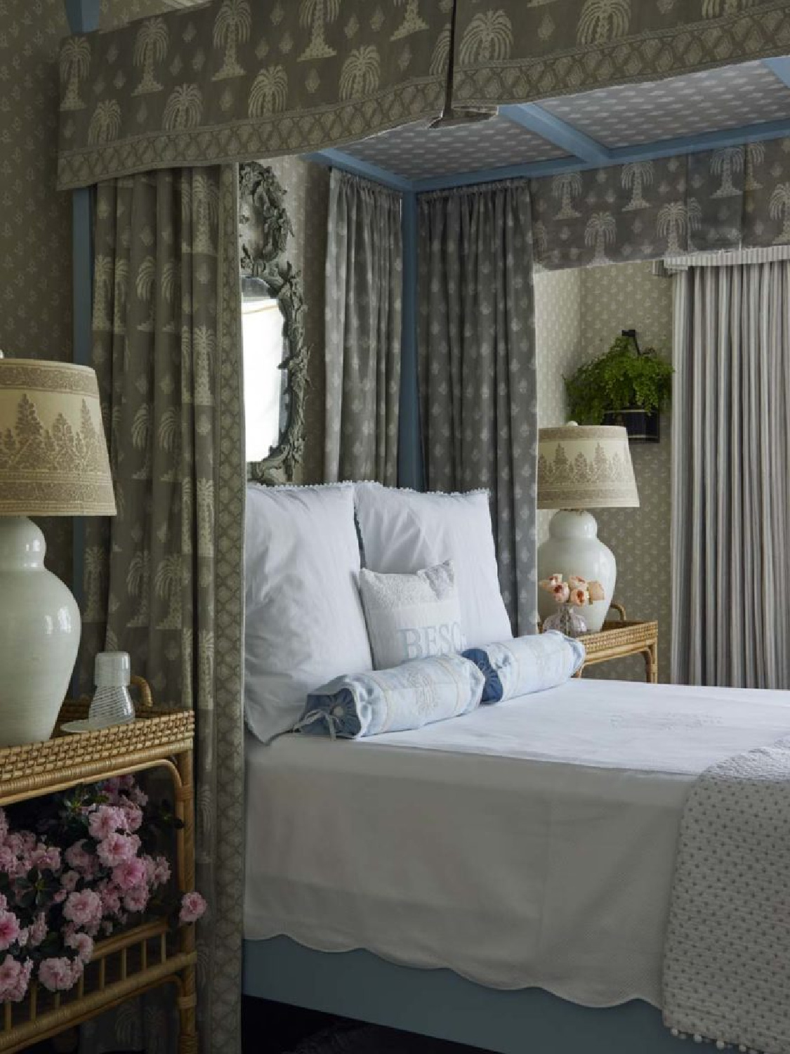Elegant traditional interior design by Cathy Kincaid. #traditionalstyle #elegantdecor #timelessdesign