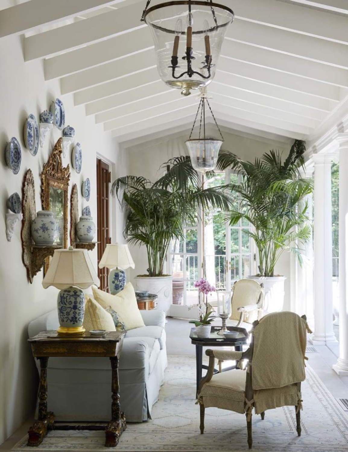 Elegant traditional interior design by Cathy Kincaid. #traditionalstyle #elegantdecor #timelessdesign
