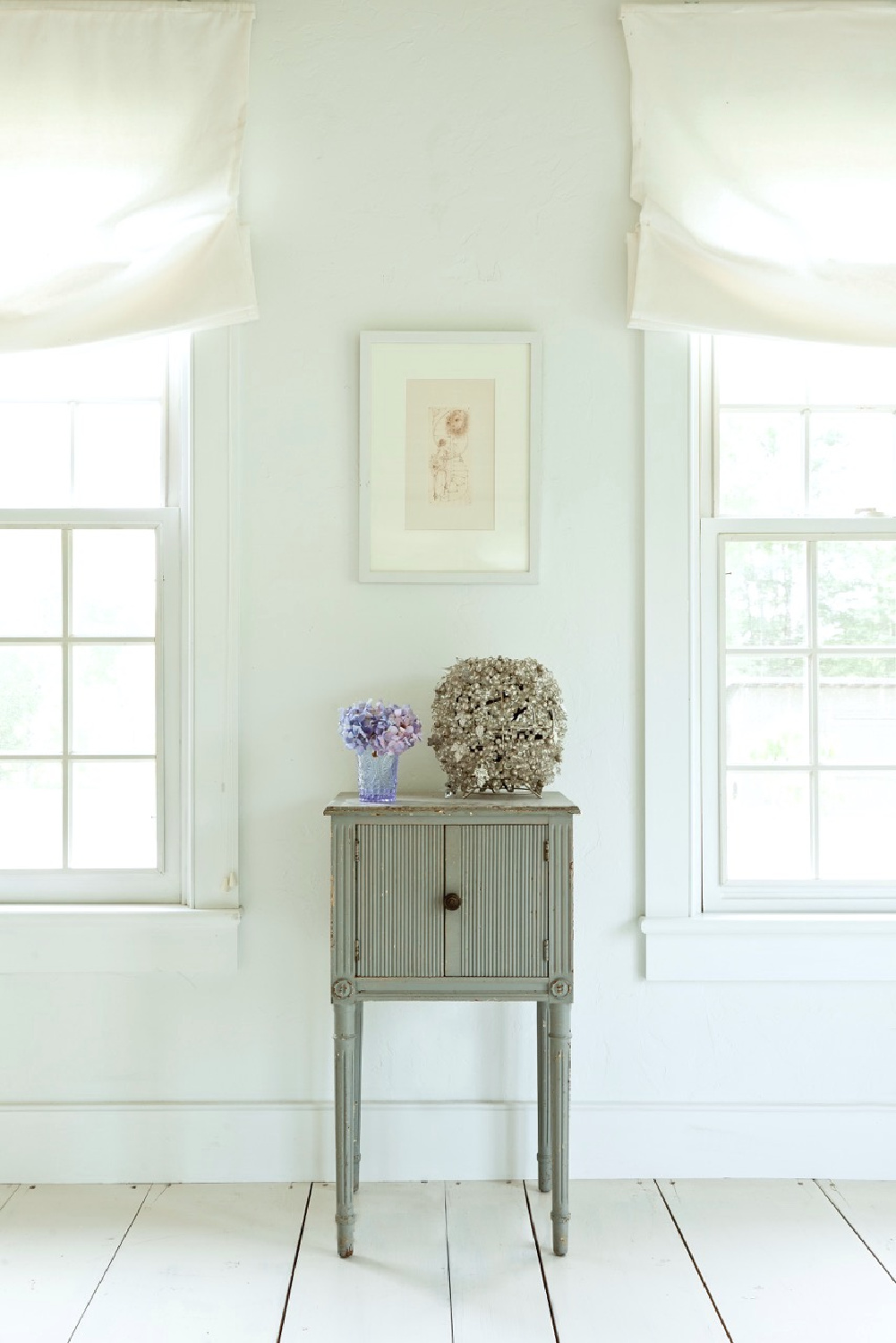 Serene, romantic, ethereal white interior from Fifi O'Neill's SHADES OF WHITE (CICO Books, 2021). #fifioneill #whiteinteriors