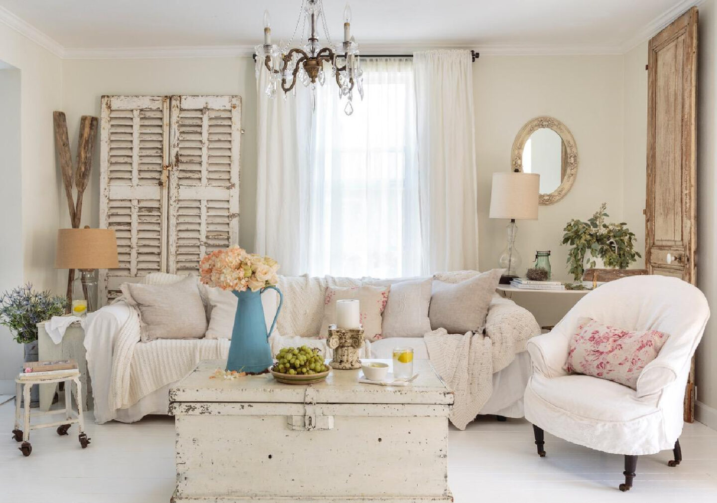 Serene, romantic, ethereal white interior from Fifi O'Neill's SHADES OF WHITE (CICO Books, 2021). #fifioneill #whiteinteriors