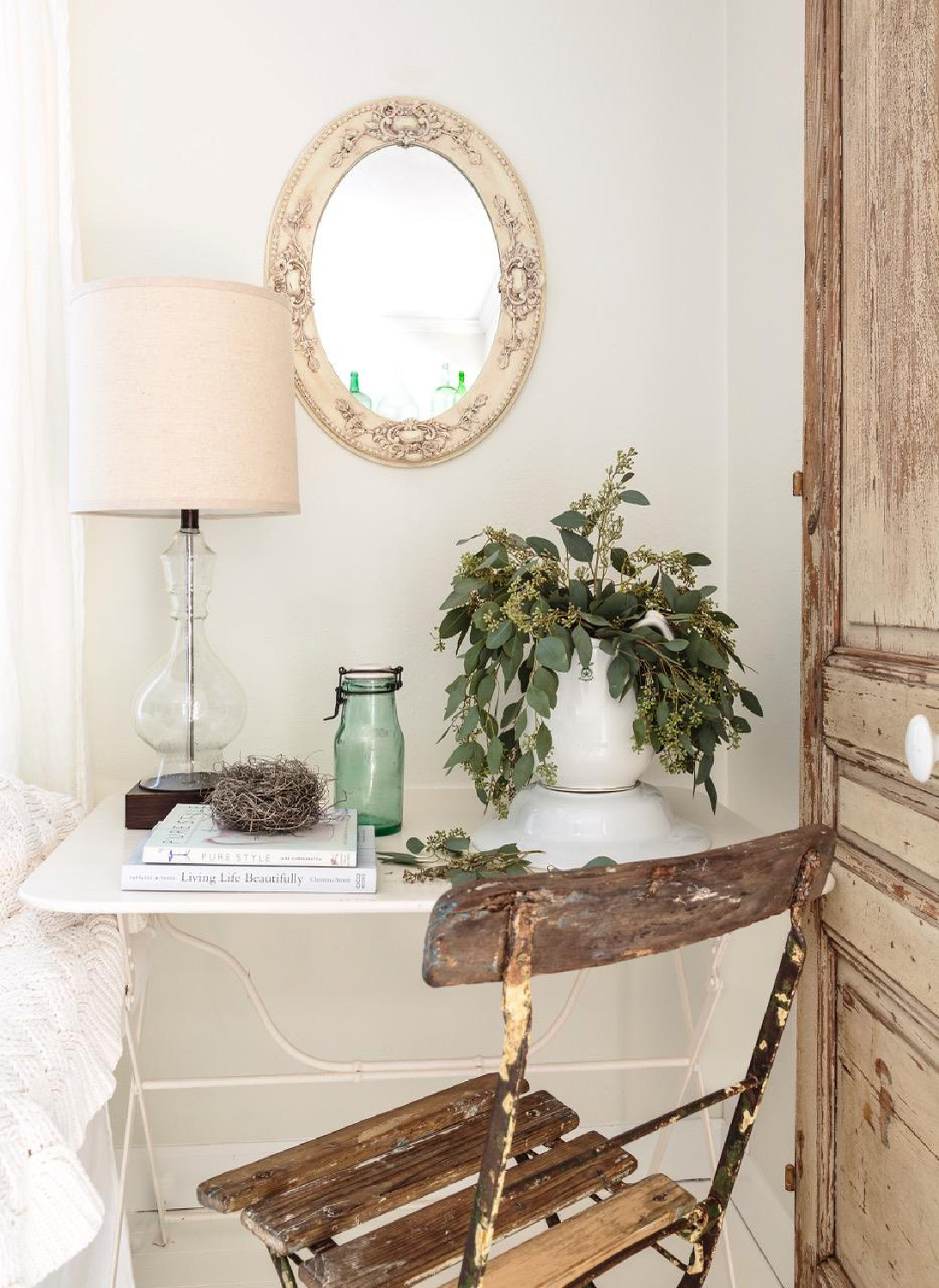 Serene, romantic, ethereal white interior from Fifi O'Neill's SHADES OF WHITE (CICO Books, 2021). #fifioneill #whiteinteriors